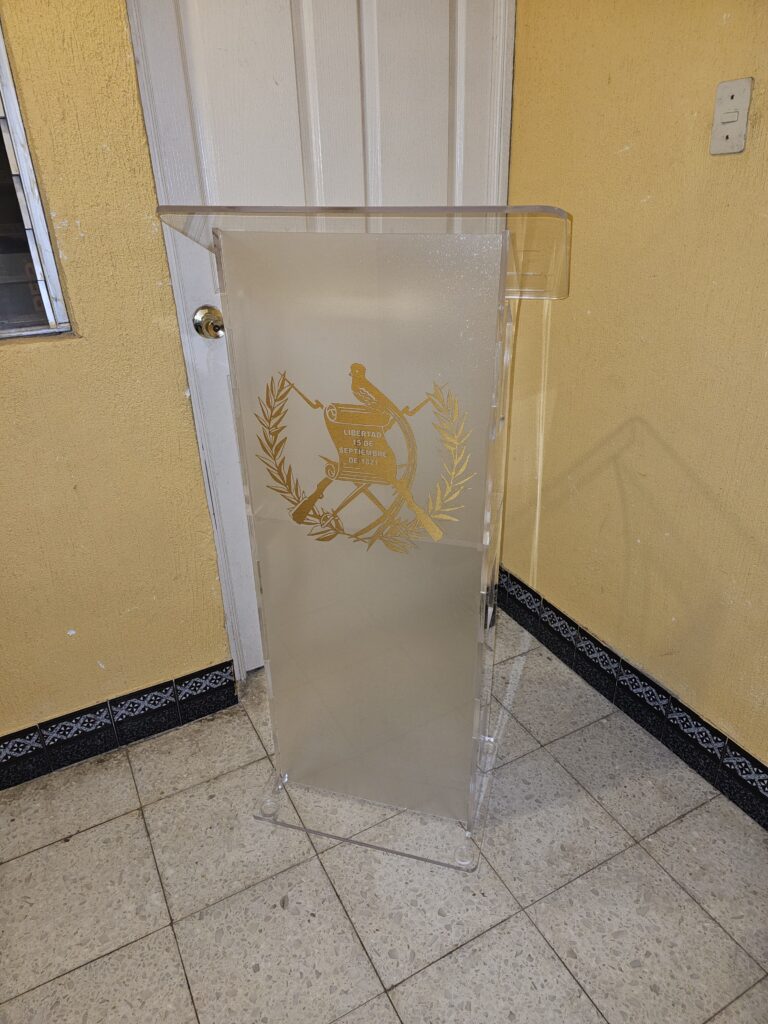 ACRILICOS ROTULOS PODIUM EXHIBIDORES RECONOCIMIENTOS IMPRESION DIGITAL ROTULOS LAPARAS BUZONES MDF PVC GUATEMALA, CHIMALTENANGO, ANTIGUA GUATEMALA ACRIDEC