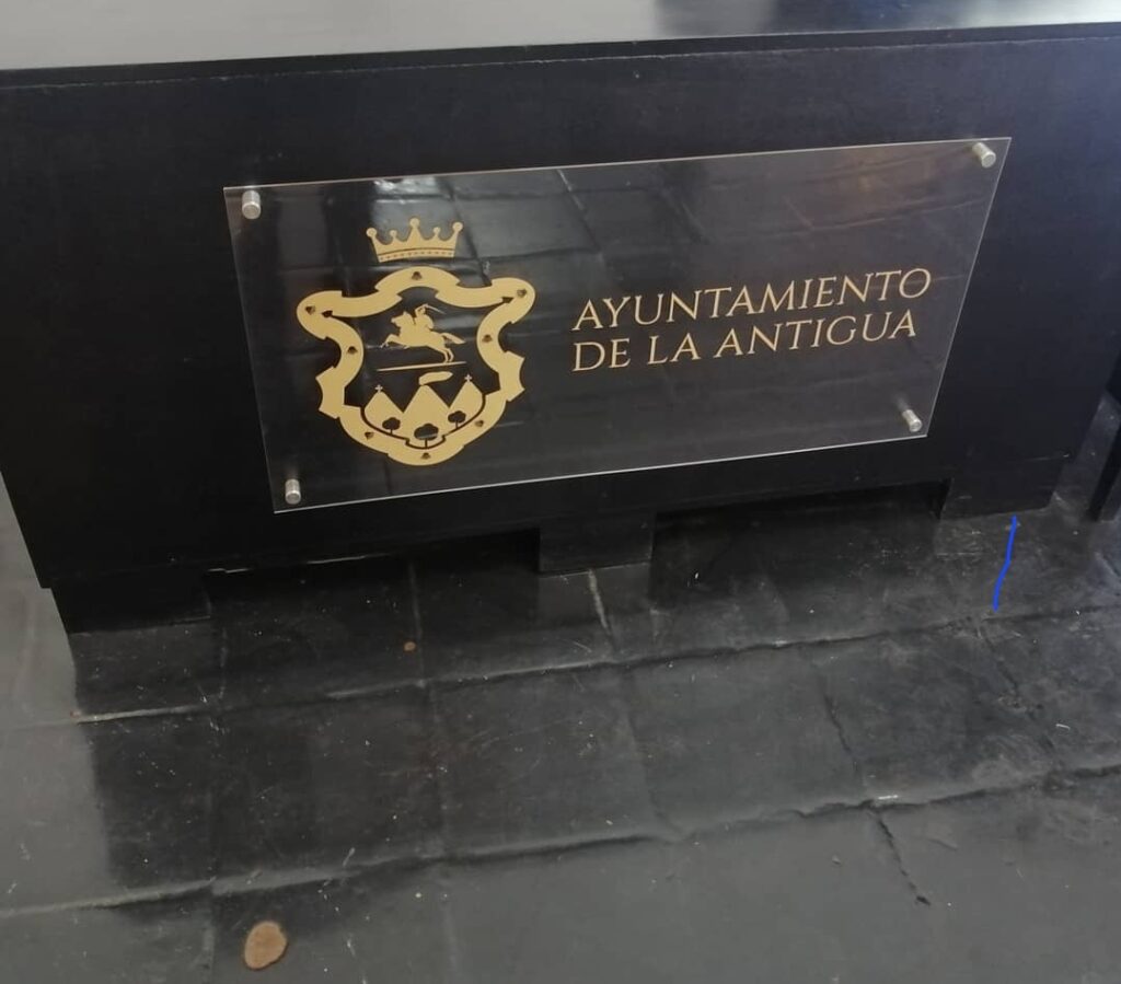 ACRILICOS ROTULOS PODIUM EXHIBIDORES RECONOCIMIENTOS IMPRESION DIGITAL ROTULOS LAPARAS BUZONES MDF PVC GUATEMALA, CHIMALTENANGO, ANTIGUA GUATEMALA letras blcok